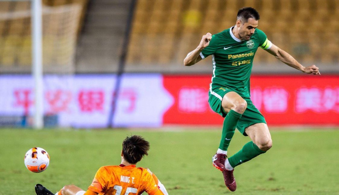 转会期突围战来临，纽卡斯尔围绕亚冠造点机会，压力陡增，心理建设被强调(阿森纳vs纽卡斯尔联比赛预测)