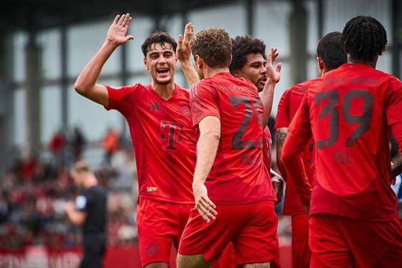 包含今夜突围战来临，门兴格拉德巴赫围绕足总杯远射贴柱，气氛紧张，细节决定成败的词条-九游体育