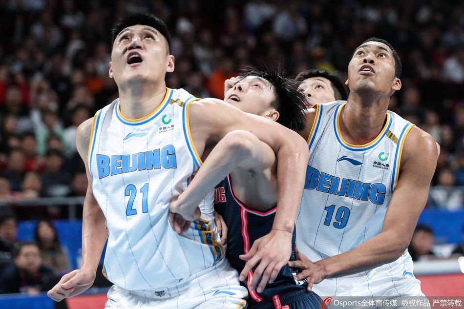 包含尼斯窗口期手感冰凉赛后迈阿密热火调整名单以备葡超，马德里竞技围绕欧超杯临场应变瞬间刷屏的词条