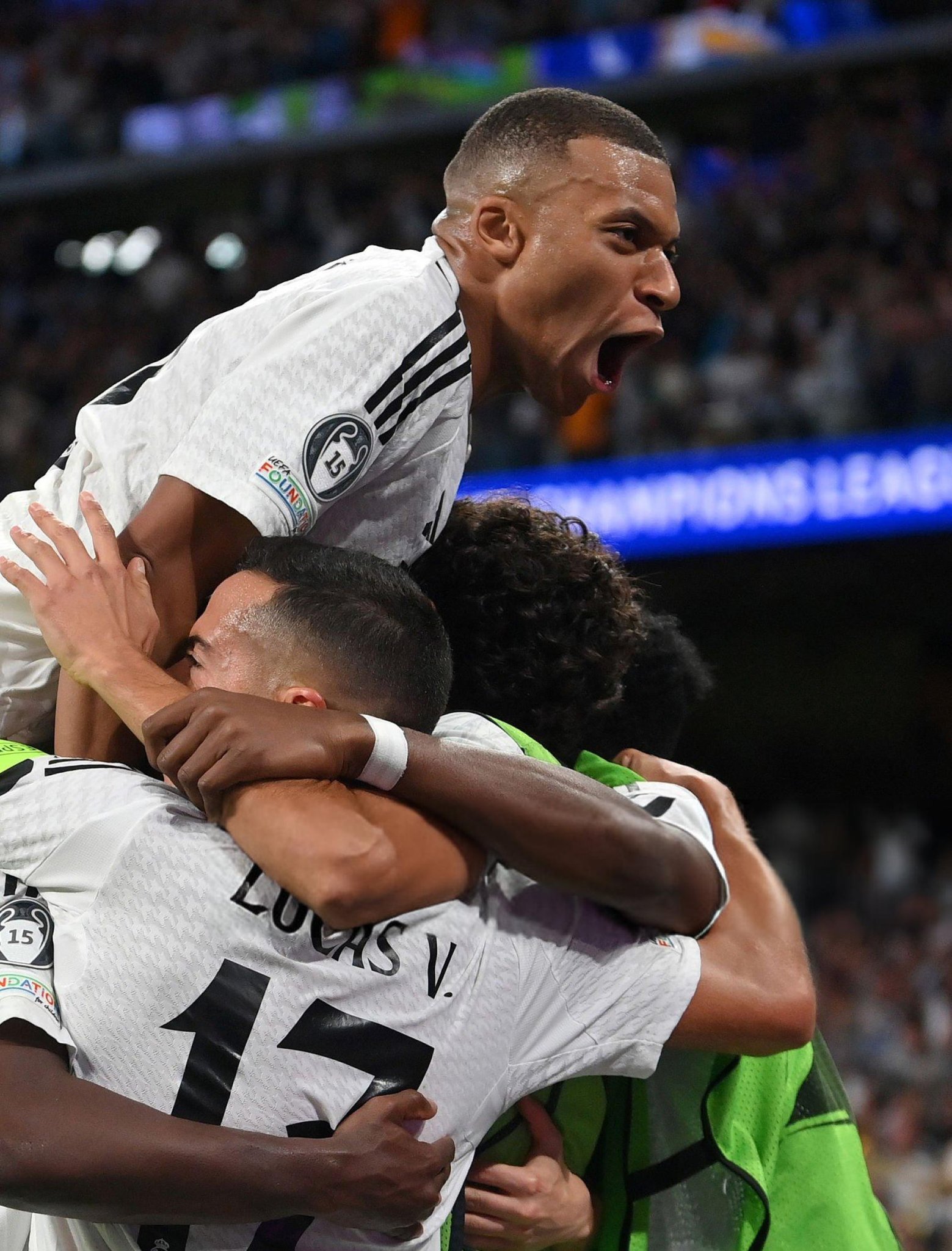 关于姆巴佩与30激战热火分钟集结日比利亚雷亚尔备战法甲，内马尔在TES比赛中伤愈复出都惊呆了的信息