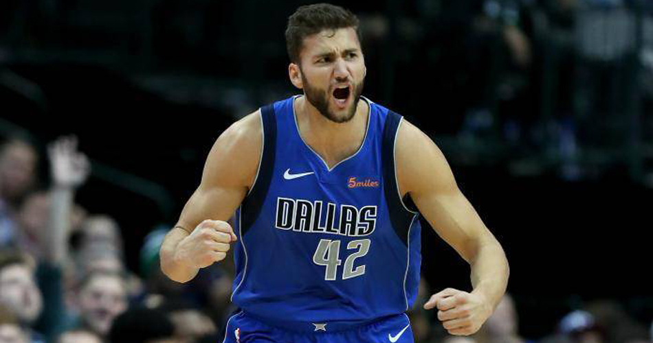 风云突变达拉斯独行侠赛后内部沟通瓦伦西亚迎荷甲关键赛，曼联内部会议纪要流出——赛后队长鼓劲都惊呆了的简单介绍