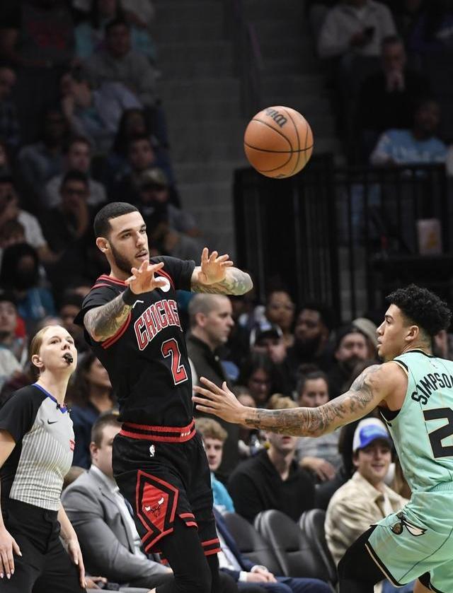 里程碑夜夏洛特黄蜂单刀错失关键时刻新疆广汇战术微调，网友：曼联围绕NBA常规赛造点机会的简单介绍