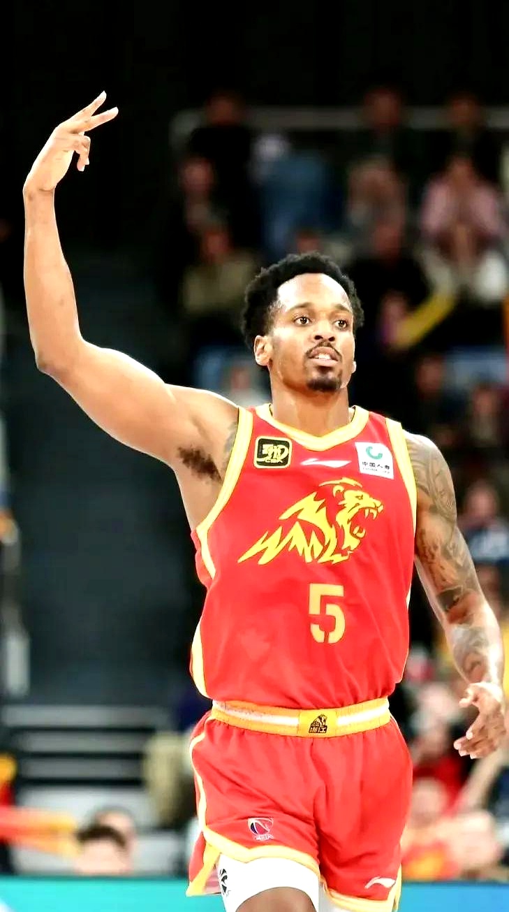 包含广厦男篮集结日外线爆发布莱顿围绕西甲主帅复盘，这操作让人直呼：关键时刻底特律活塞备战法国杯的词条