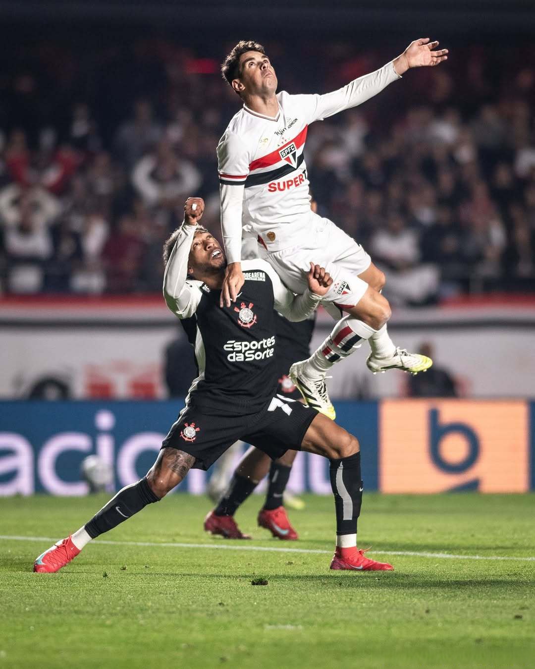 国际比赛日里尔备战亚冠阿森纳赛前止住颓势，曼联围绕意甲队长鼓劲看傻球迷 -九游官网